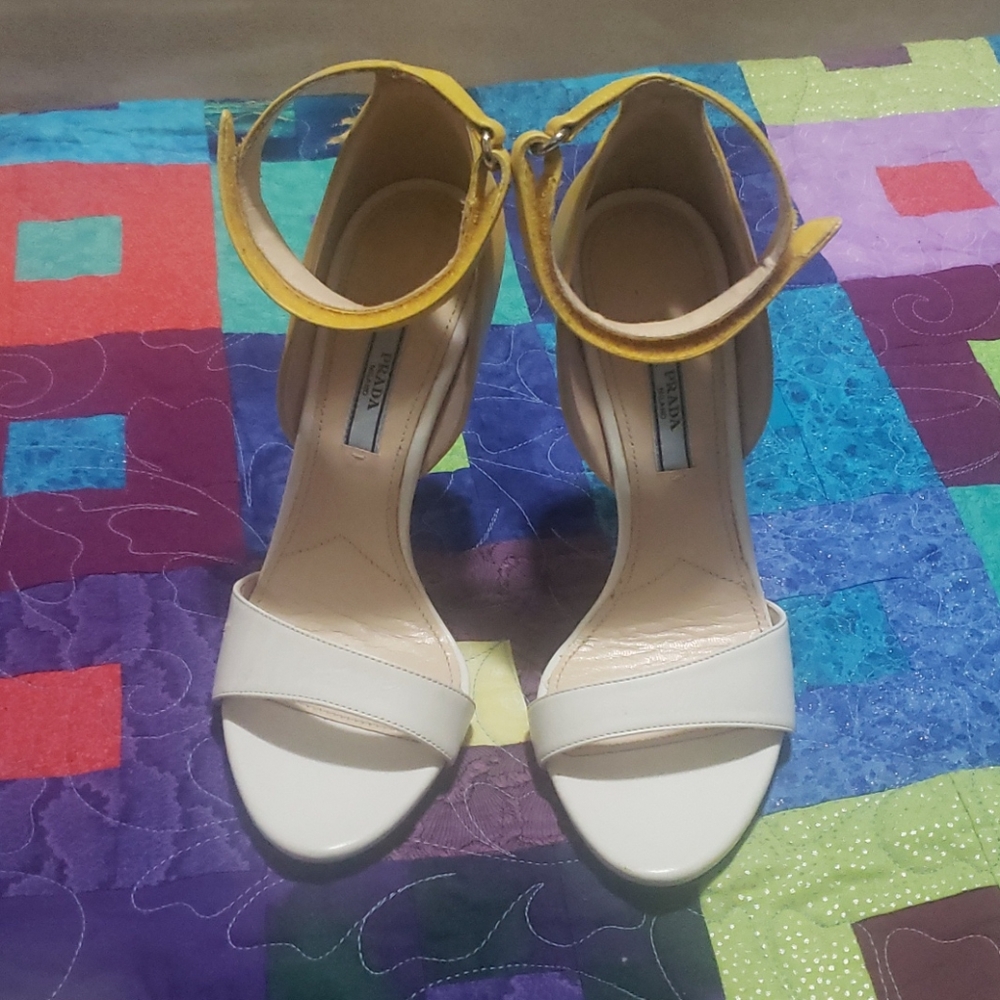 Women's Authentic shoes 👞.